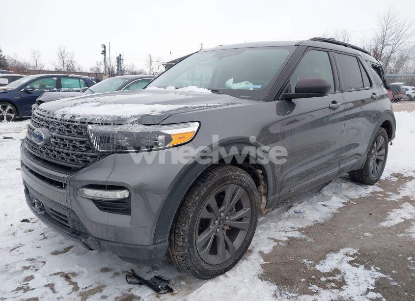 Photo 2 of 2021 Ford Explorer XLT (VIN 1FMSK8DH5MGA14163)