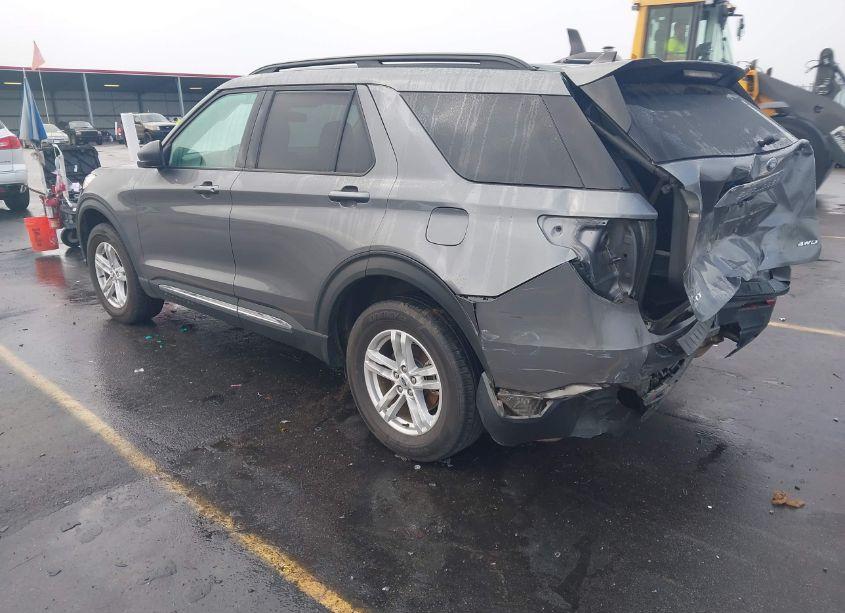 Photo 3 of 2021 Ford Explorer XLT (VIN 1FMSK8DH5MGC01046)