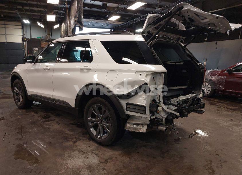 Photo 3 of 2022 Ford Explorer XLT (VIN 1FMSK8DH5NGA78656)
