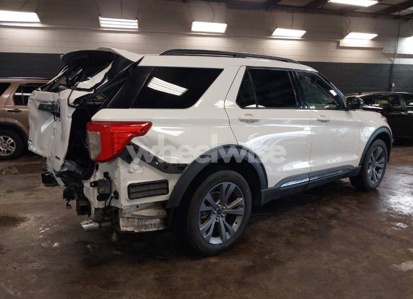 Photo 4 of 2022 Ford Explorer XLT (VIN 1FMSK8DH5NGA78656)