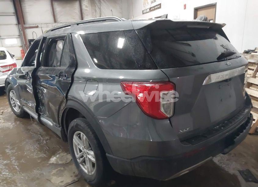 Photo 3 of 2023 Ford Explorer XLT (VIN 1FMSK8DH5PGA61147)