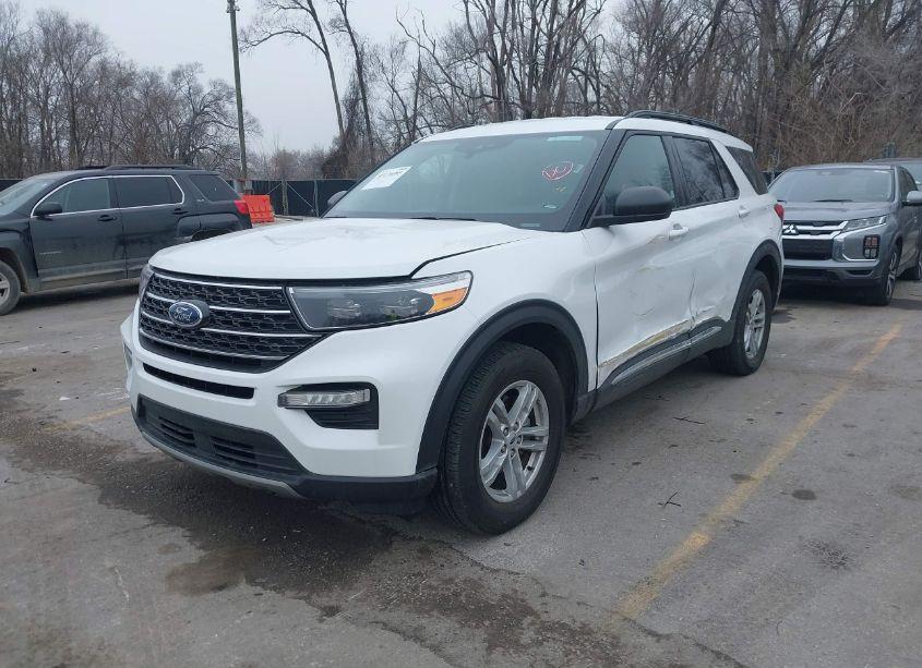 Photo 2 of 2023 Ford Explorer XLT (VIN 1FMSK8DH5PGB62592)
