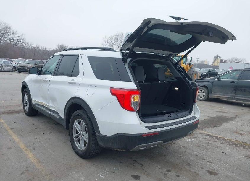 Photo 3 of 2023 Ford Explorer XLT (VIN 1FMSK8DH5PGB62592)