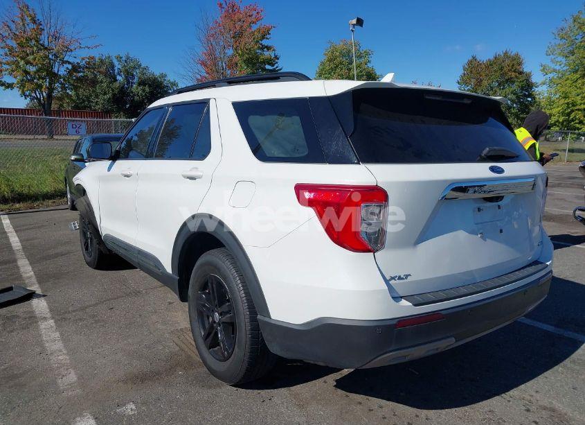 Photo 3 of 2020 Ford Explorer XLT (VIN 1FMSK8DH6LGA31987)