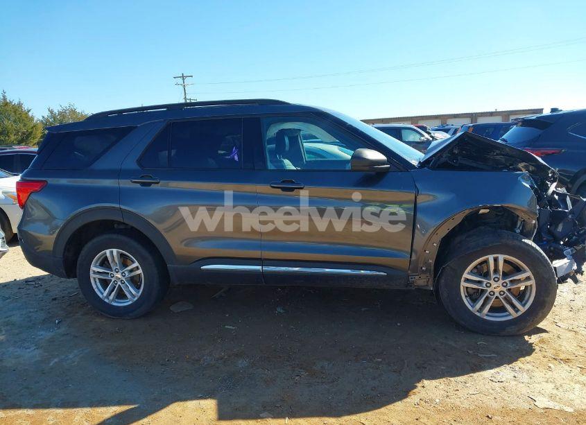 Photo 14 of 2020 Ford Explorer XLT (VIN 1FMSK8DH6LGB62109)