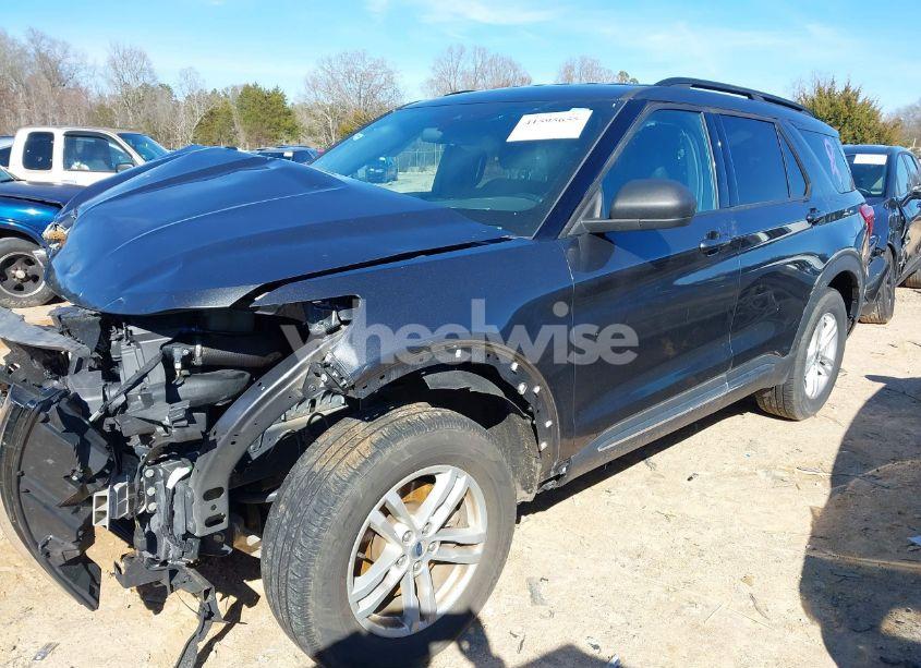 Photo 2 of 2020 Ford Explorer XLT (VIN 1FMSK8DH6LGB62109)