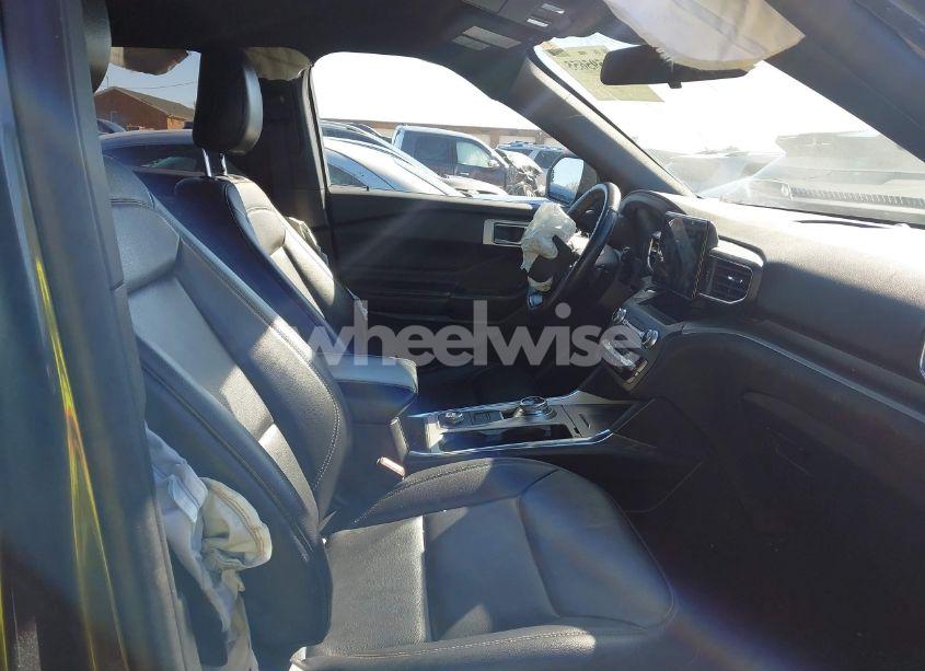 Photo 5 of 2020 Ford Explorer XLT (VIN 1FMSK8DH6LGB62109)