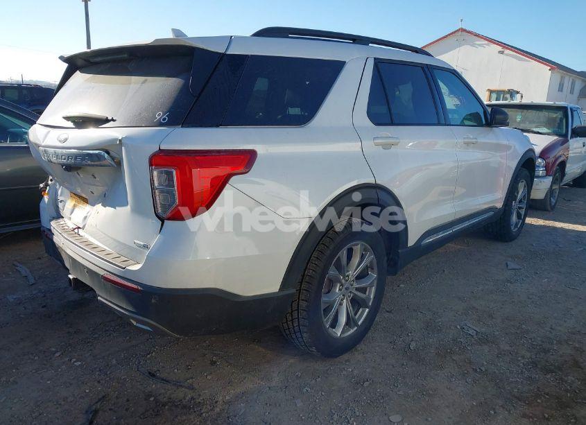 Photo 4 of 2020 Ford Explorer XLT (VIN 1FMSK8DH6LGC18033)