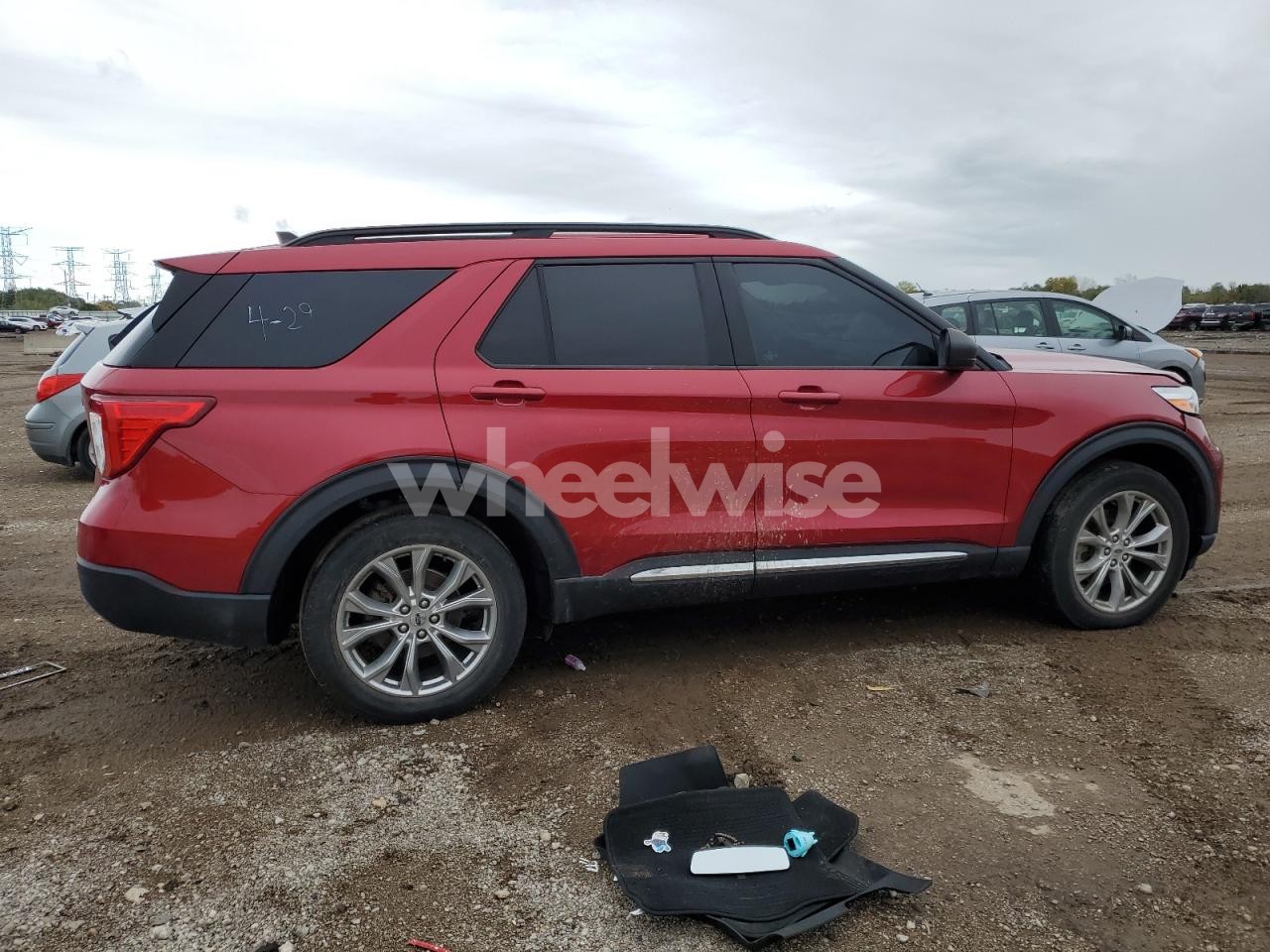 Photo 3 of 2021 FORD EXPLORER XLT (VIN 1FMSK8DH6MGA13006)