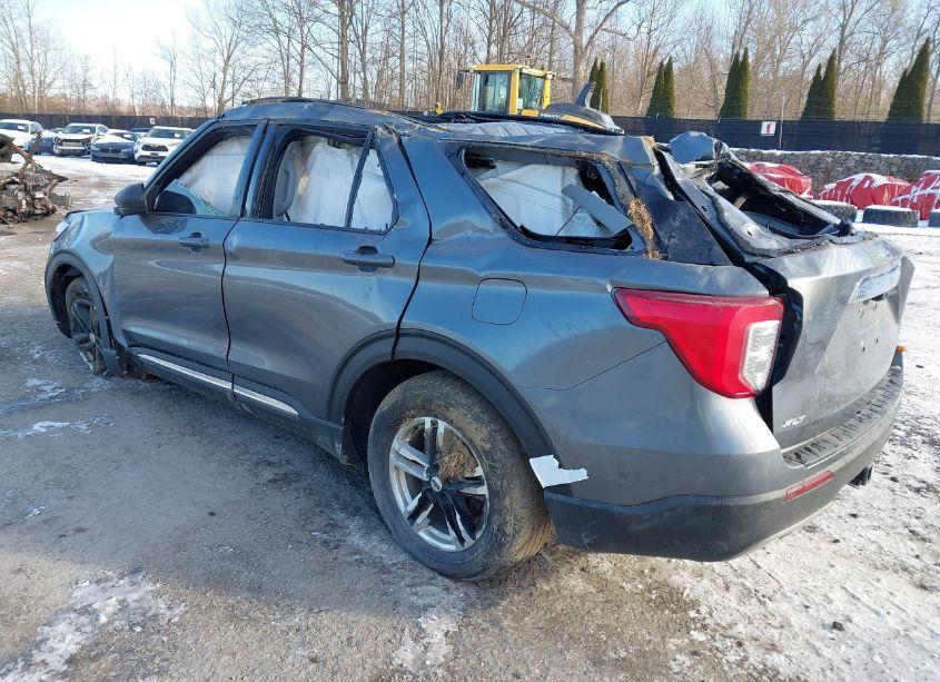 Photo 3 of 2021 Ford Explorer XLT (VIN 1FMSK8DH6MGC10922)
