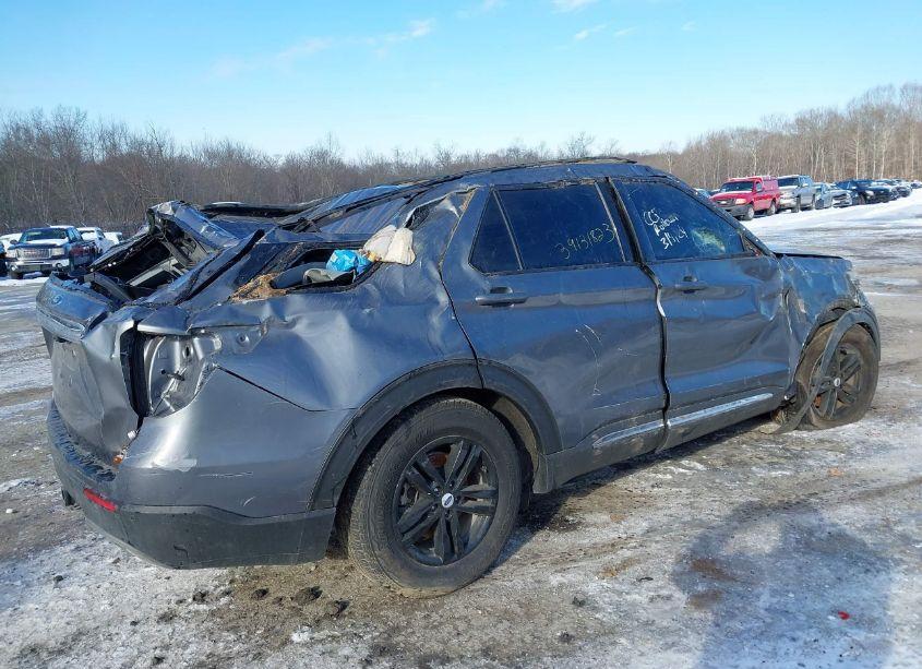 Photo 4 of 2021 Ford Explorer XLT (VIN 1FMSK8DH6MGC10922)