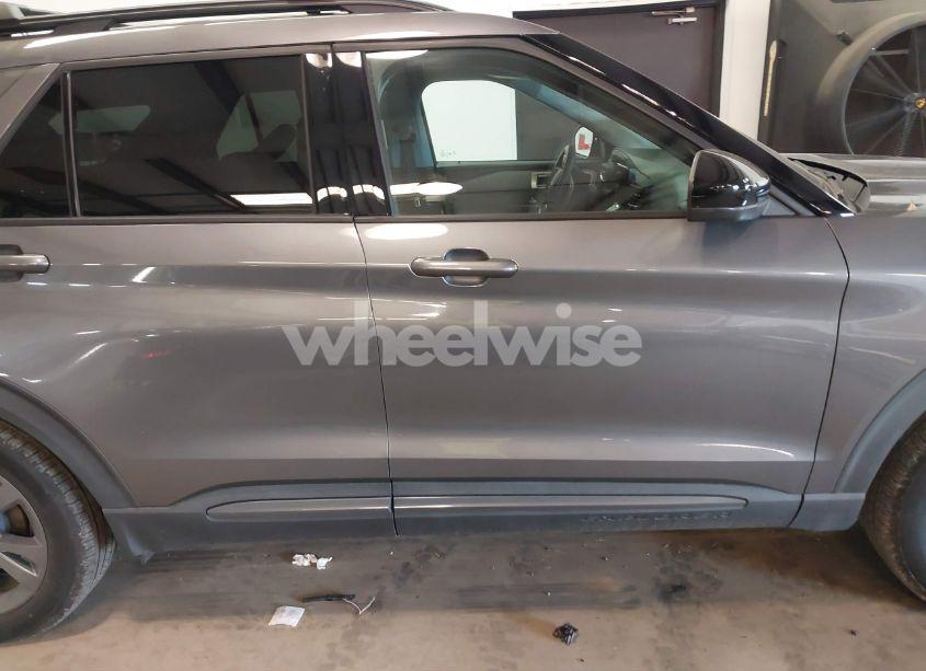 Photo 13 of 2022 Ford Explorer XLT (VIN 1FMSK8DH6NGA32866)