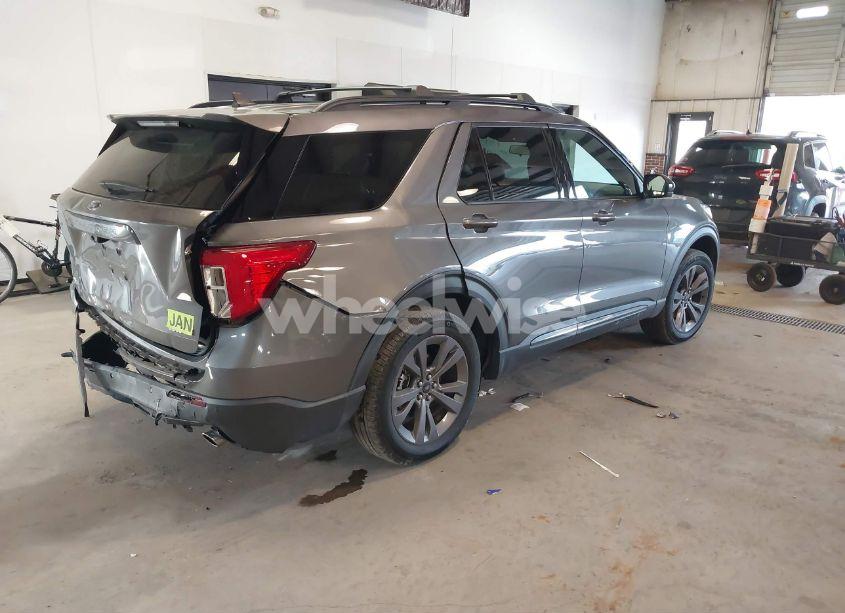Photo 4 of 2022 Ford Explorer XLT (VIN 1FMSK8DH6NGA32866)