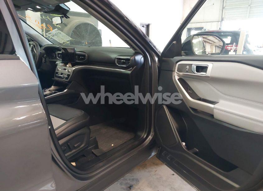 Photo 5 of 2022 Ford Explorer XLT (VIN 1FMSK8DH6NGA32866)