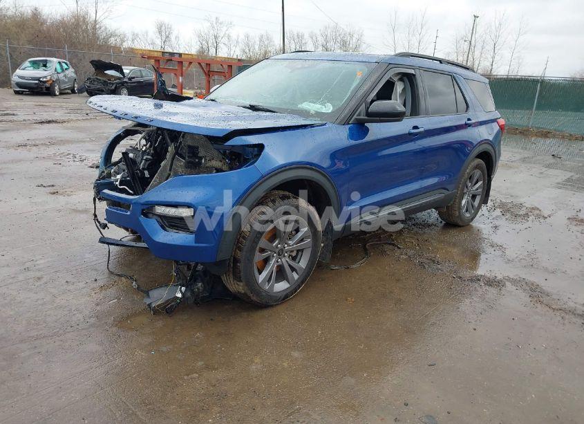 Photo 2 of 2022 Ford Explorer XLT (VIN 1FMSK8DH6NGA70873)