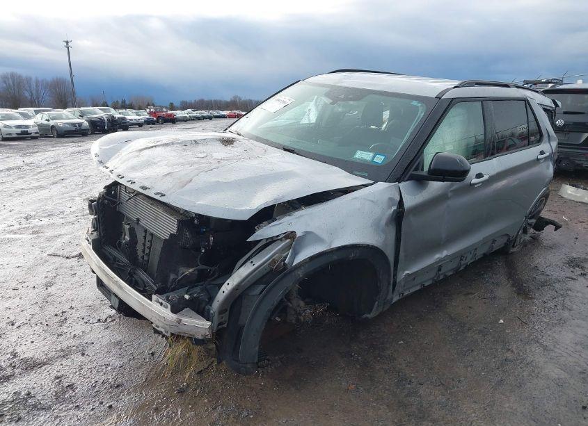 Photo 2 of 2022 Ford Explorer XLT (VIN 1FMSK8DH6NGB08344)