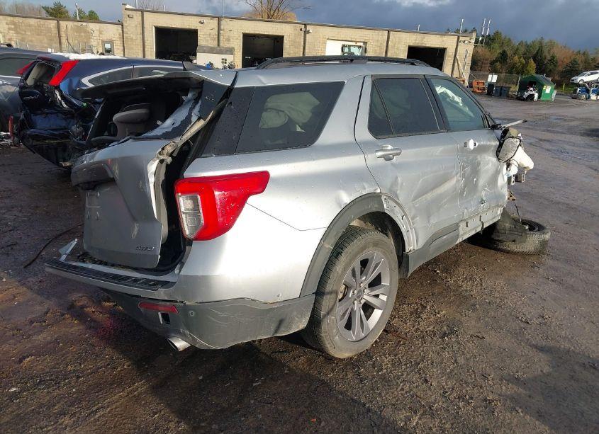 Photo 4 of 2022 Ford Explorer XLT (VIN 1FMSK8DH6NGB08344)