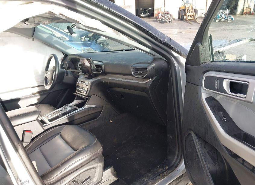 Photo 5 of 2022 Ford Explorer XLT (VIN 1FMSK8DH6NGB08344)