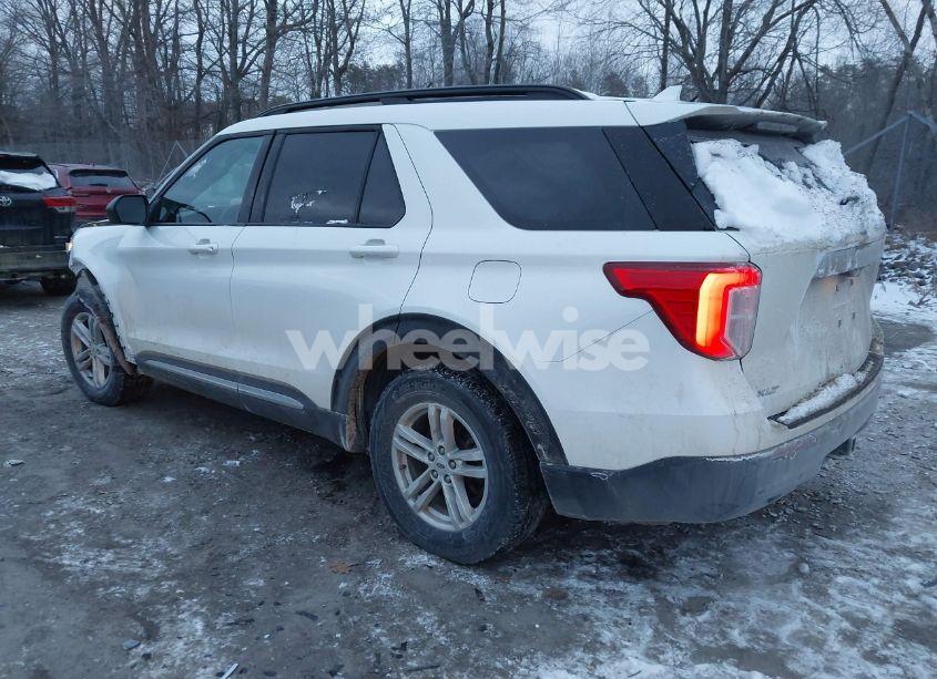 Photo 3 of 2022 Ford Explorer XLT (VIN 1FMSK8DH6NGB68365)