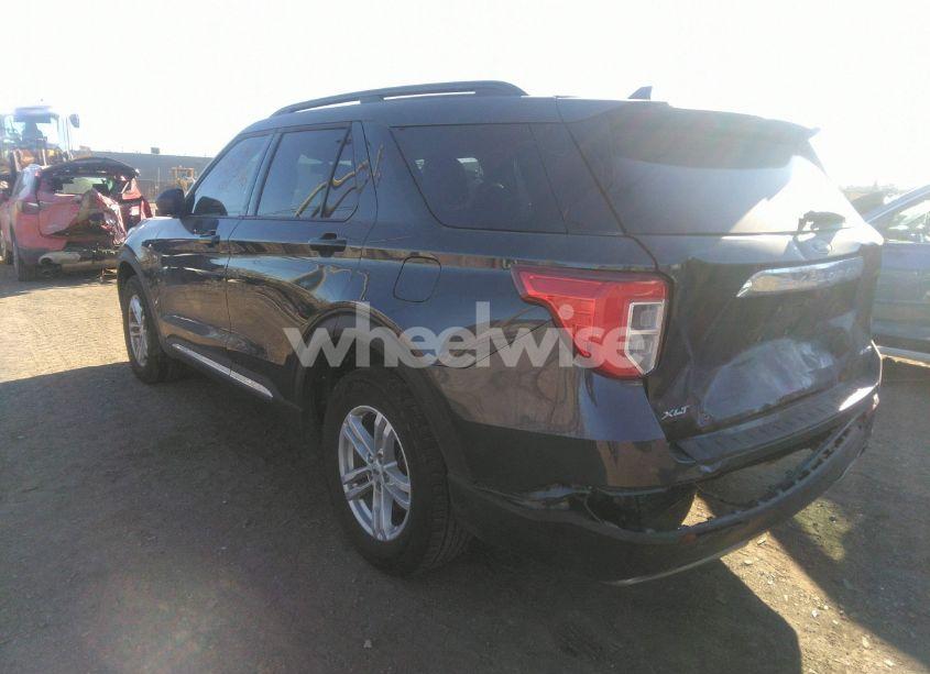 Photo 3 of 2022 Ford Explorer XLT (VIN 1FMSK8DH6NGC29701)