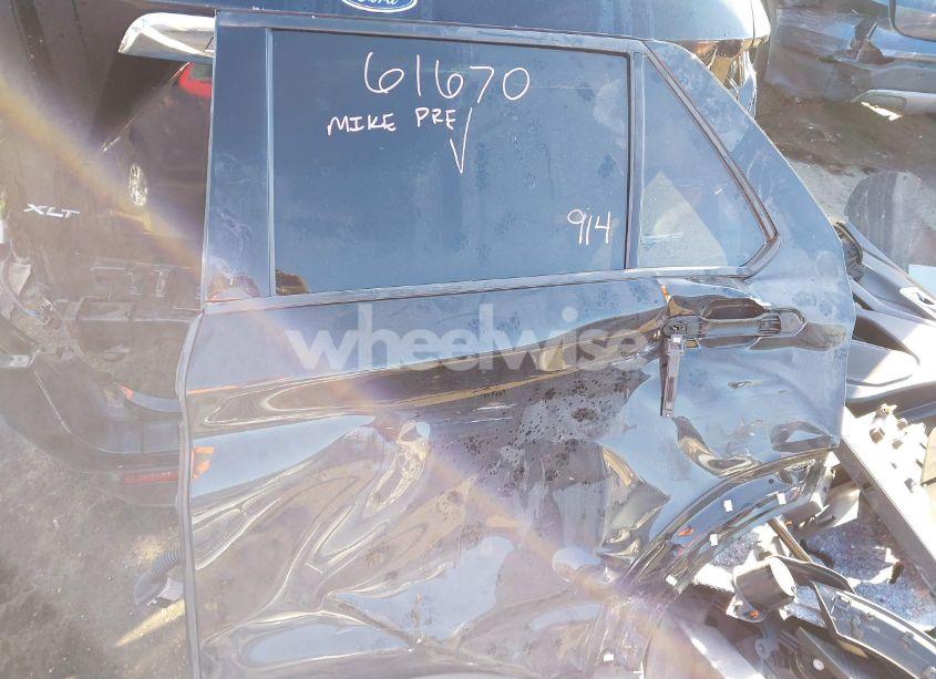 Photo 18 of 2020 Ford Explorer XLT (VIN 1FMSK8DH7LGA50449)