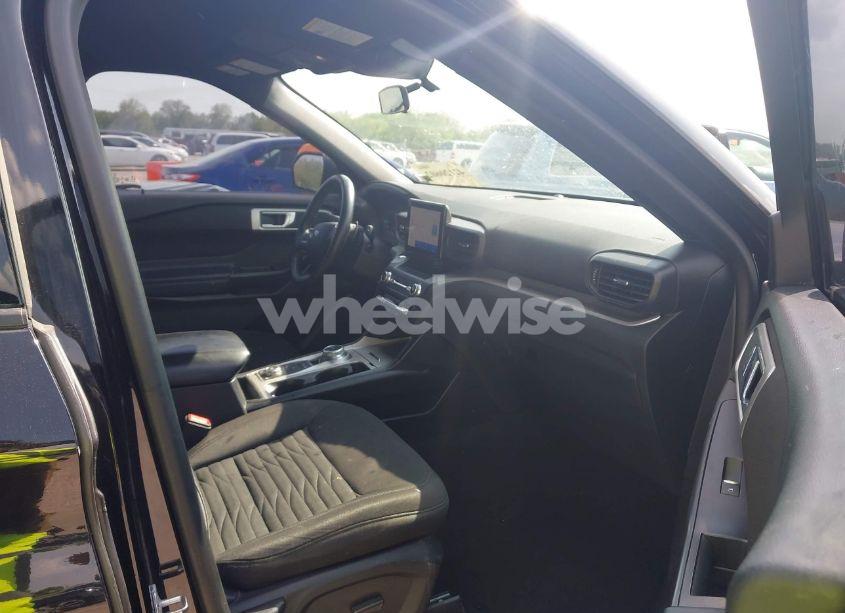 Photo 5 of 2020 Ford Explorer XLT (VIN 1FMSK8DH7LGB27949)