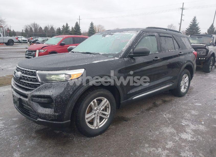 Photo 2 of 2020 Ford Explorer XLT (VIN 1FMSK8DH7LGB68095)