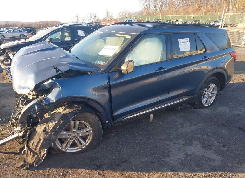 Photo 2 of 2020 Ford Explorer XLT (VIN 1FMSK8DH7LGC40574)