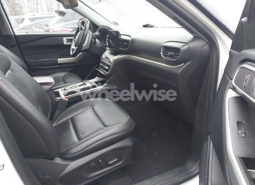 Photo 5 of 2021 Ford Explorer XLT (VIN 1FMSK8DH7MGA01141)