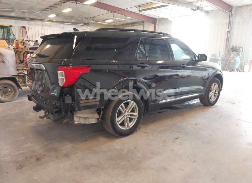 Photo 4 of 2021 Ford Explorer XLT (VIN 1FMSK8DH7MGA14617)