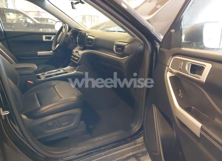 Photo 5 of 2021 Ford Explorer XLT (VIN 1FMSK8DH7MGA14617)