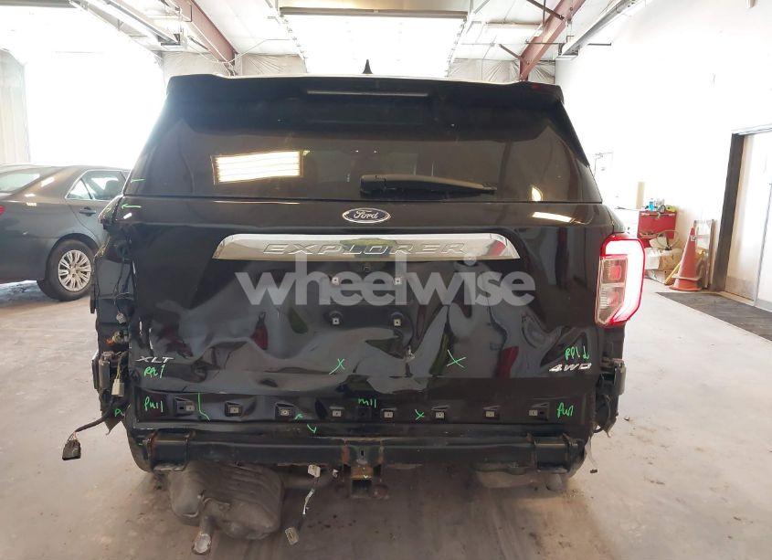 Photo 6 of 2021 Ford Explorer XLT (VIN 1FMSK8DH7MGA14617)