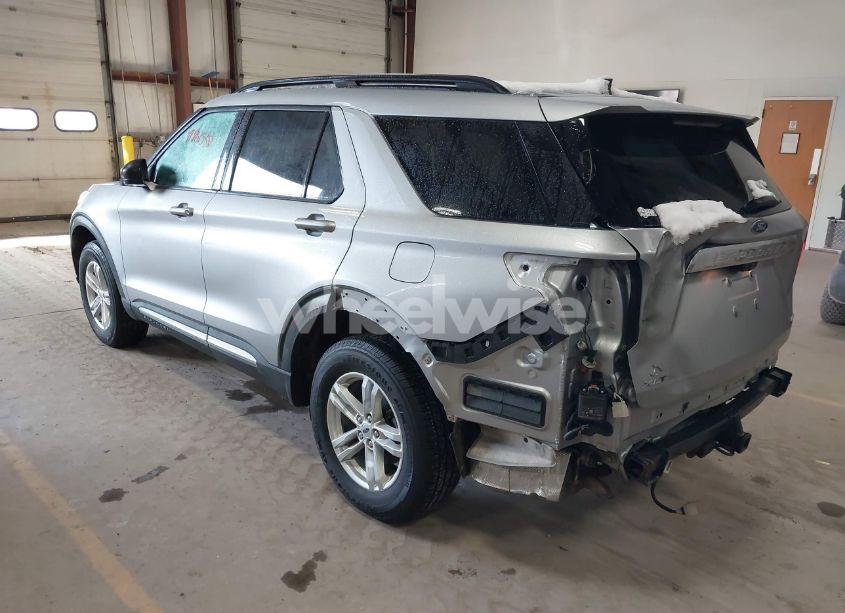 Photo 3 of 2021 Ford Explorer XLT (VIN 1FMSK8DH7MGC34999)