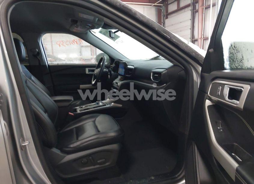 Photo 5 of 2021 Ford Explorer XLT (VIN 1FMSK8DH7MGC34999)