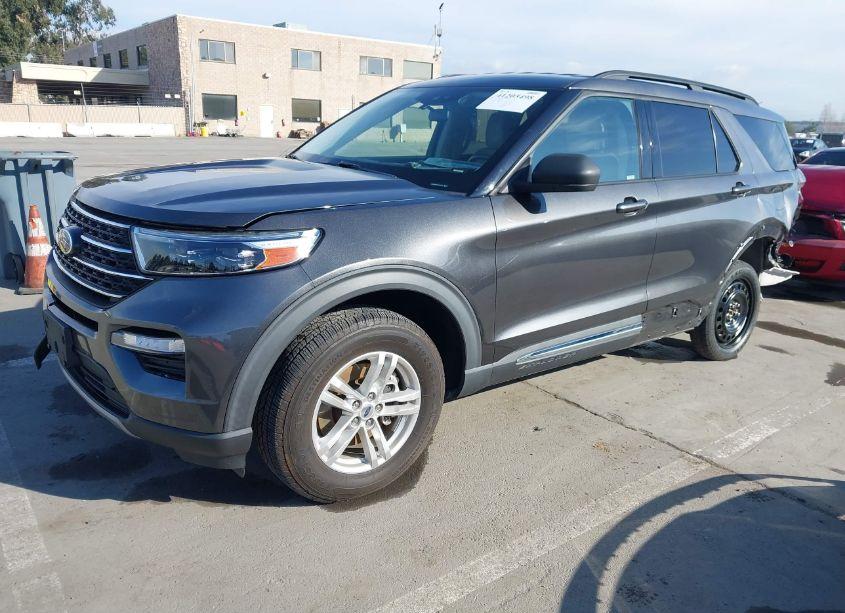 Photo 2 of 2020 Ford Explorer XLT (VIN 1FMSK8DH8LGB76979)
