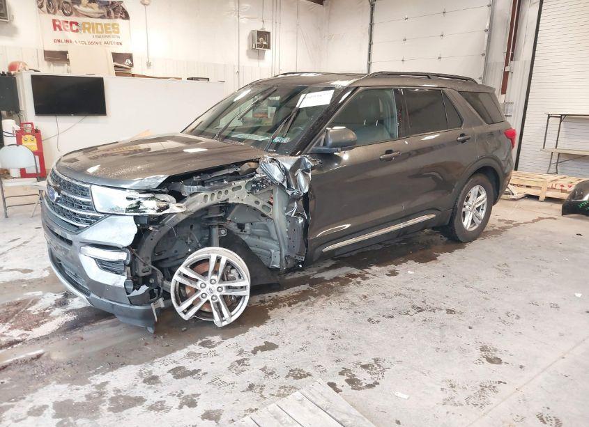 Photo 2 of 2020 Ford Explorer XLT (VIN 1FMSK8DH8LGC24657)