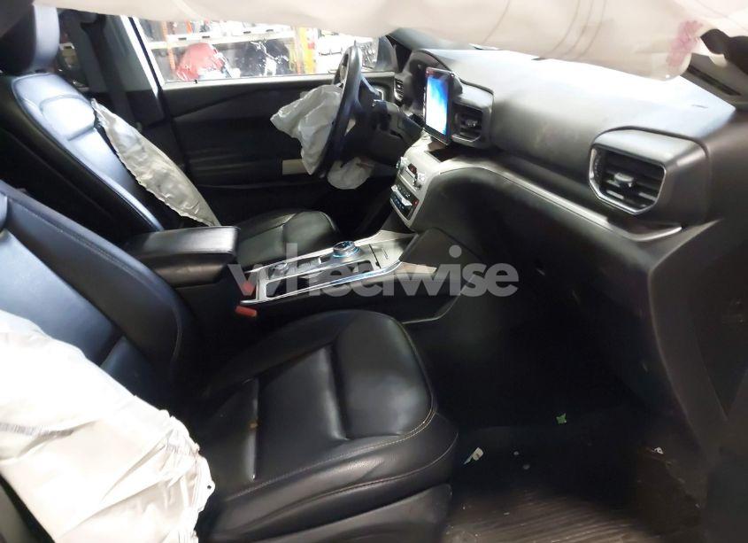 Photo 5 of 2020 Ford Explorer XLT (VIN 1FMSK8DH8LGD10325)