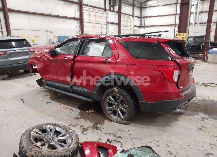 Photo 3 of 2021 Ford Explorer XLT (VIN 1FMSK8DH8MGB60198)