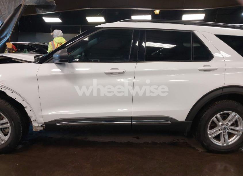 Photo 14 of 2021 Ford Explorer XLT (VIN 1FMSK8DH8MGB85697)