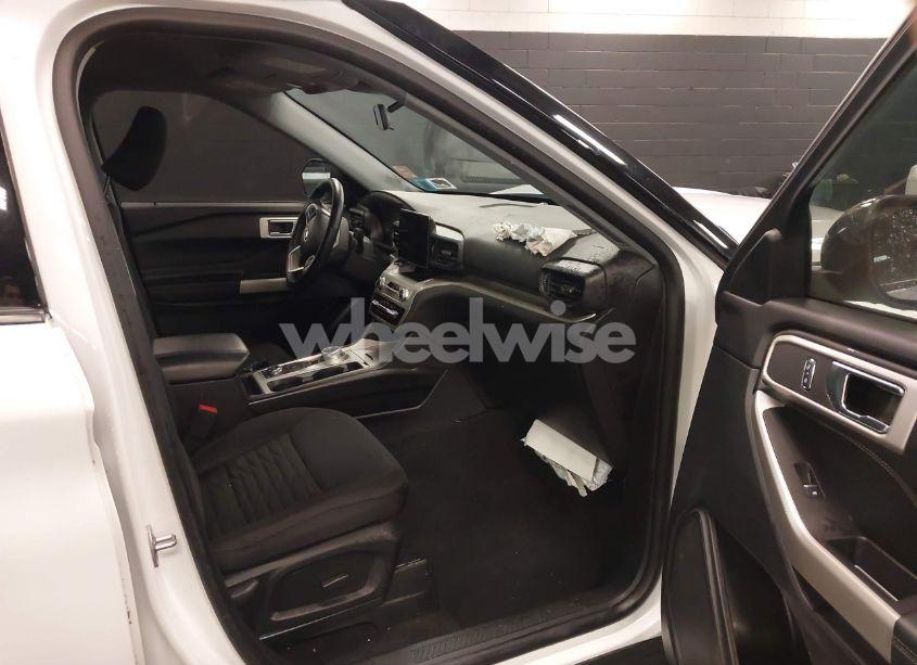 Photo 5 of 2021 Ford Explorer XLT (VIN 1FMSK8DH8MGB85697)