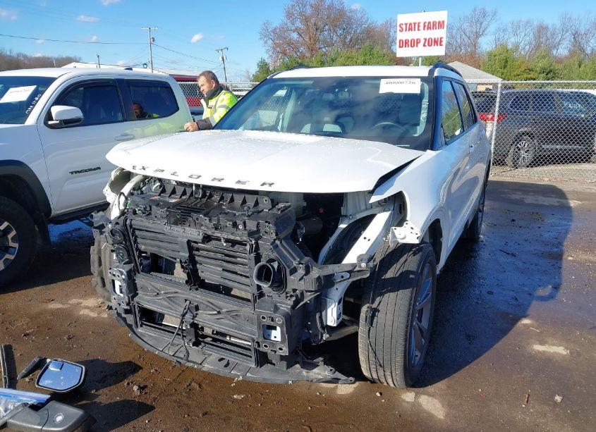Photo 2 of 2021 Ford Explorer XLT (VIN 1FMSK8DH8MGC04264)