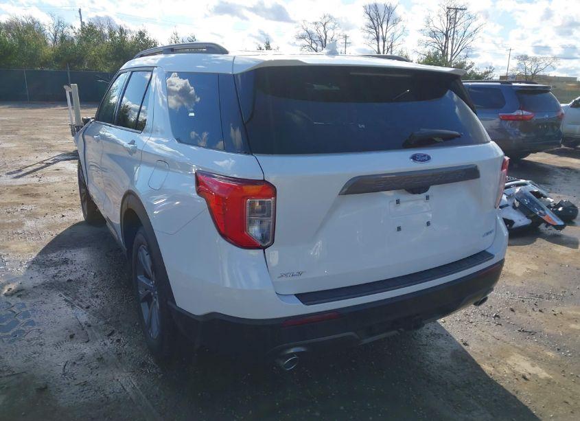 Photo 3 of 2021 Ford Explorer XLT (VIN 1FMSK8DH8MGC04264)