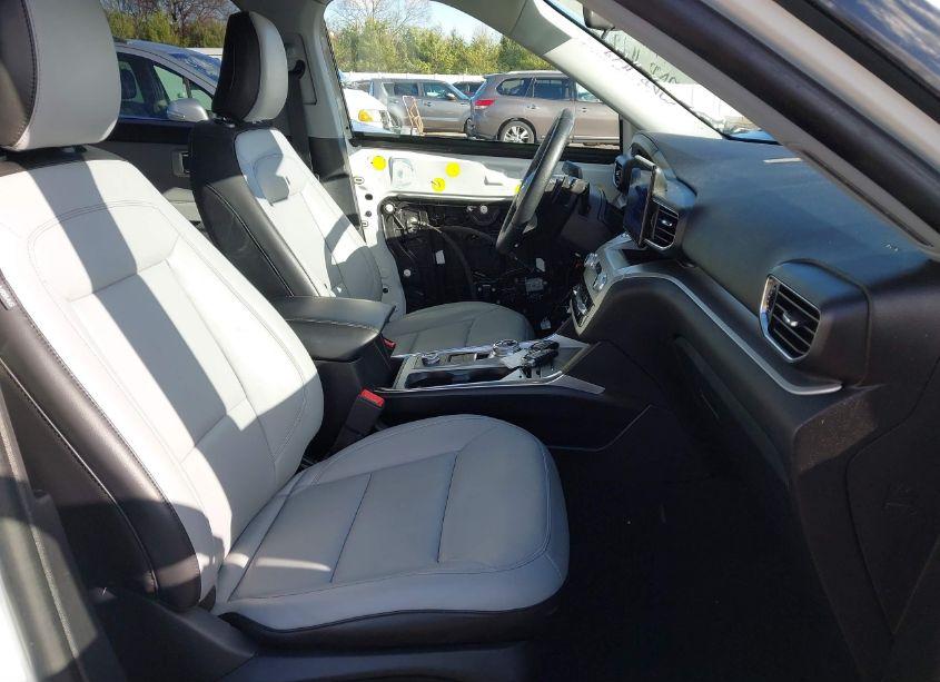 Photo 5 of 2021 Ford Explorer XLT (VIN 1FMSK8DH8MGC04264)