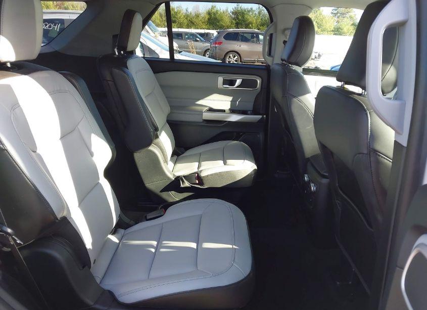 Photo 8 of 2021 Ford Explorer XLT (VIN 1FMSK8DH8MGC04264)