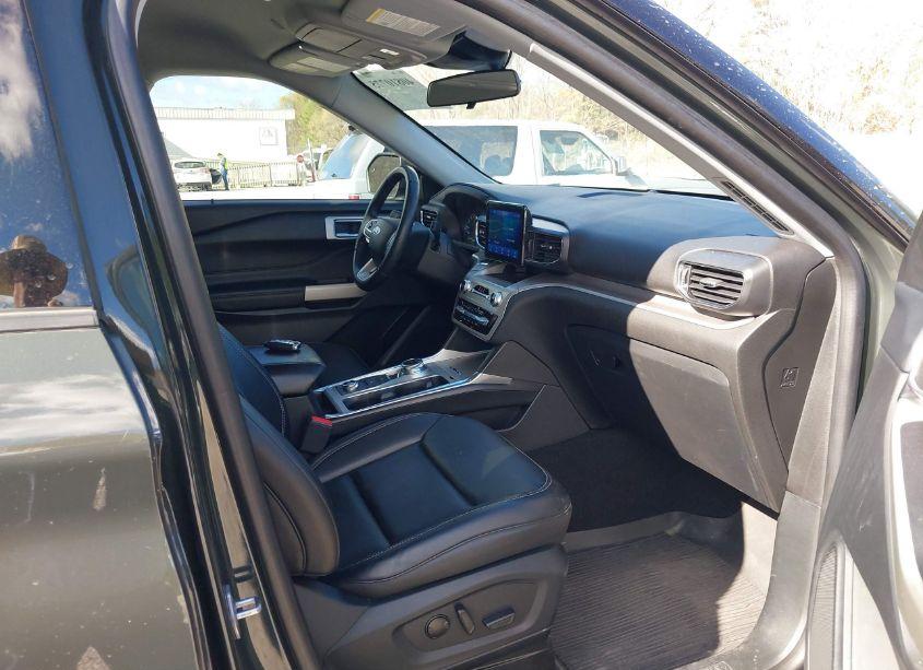 Photo 5 of 2022 Ford Explorer XLT (VIN 1FMSK8DH8NGA22064)