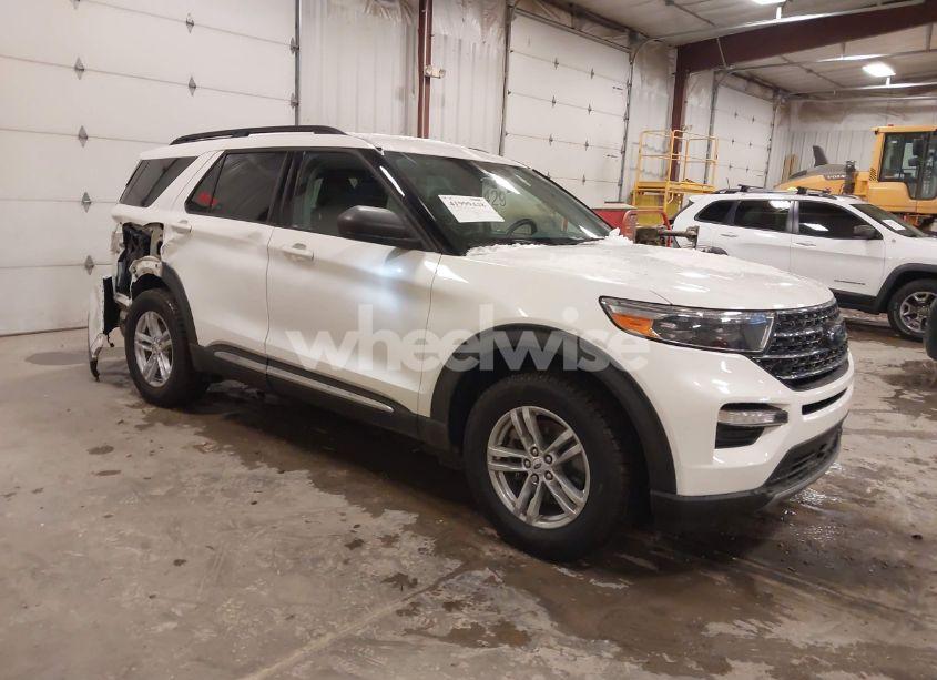 2022 Ford Explorer XLT (VIN 1FMSK8DH8NGA24171) main photo