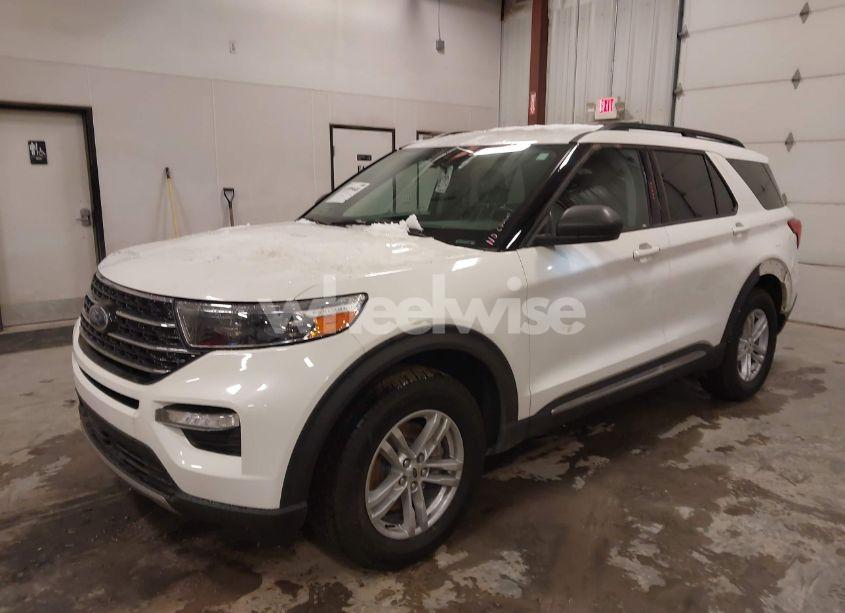 Photo 2 of 2022 Ford Explorer XLT (VIN 1FMSK8DH8NGA24171)