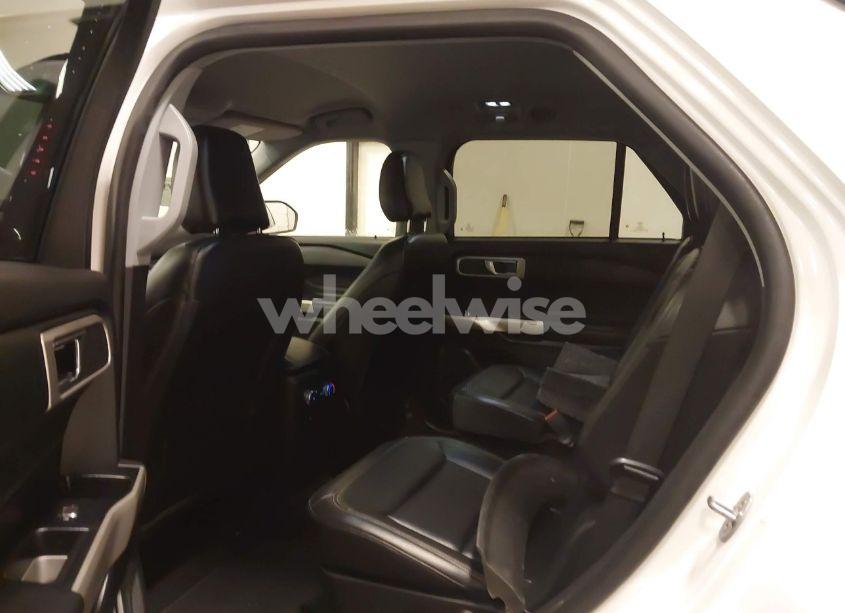 Photo 8 of 2022 Ford Explorer XLT (VIN 1FMSK8DH8NGA24171)