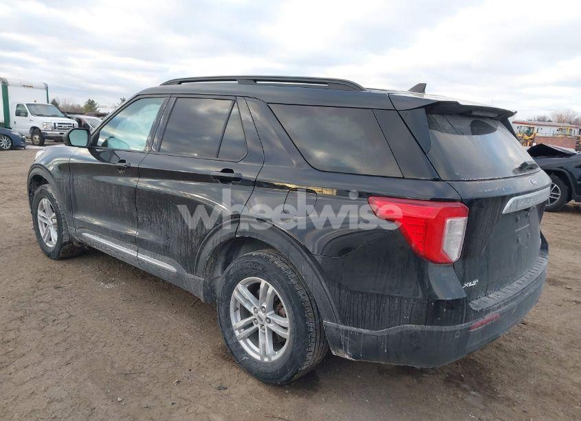 Photo 3 of 2022 Ford Explorer XLT (VIN 1FMSK8DH8NGA89828)
