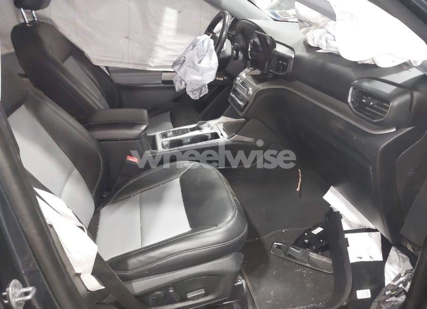 Photo 5 of 2022 Ford Explorer XLT (VIN 1FMSK8DH8NGB36520)